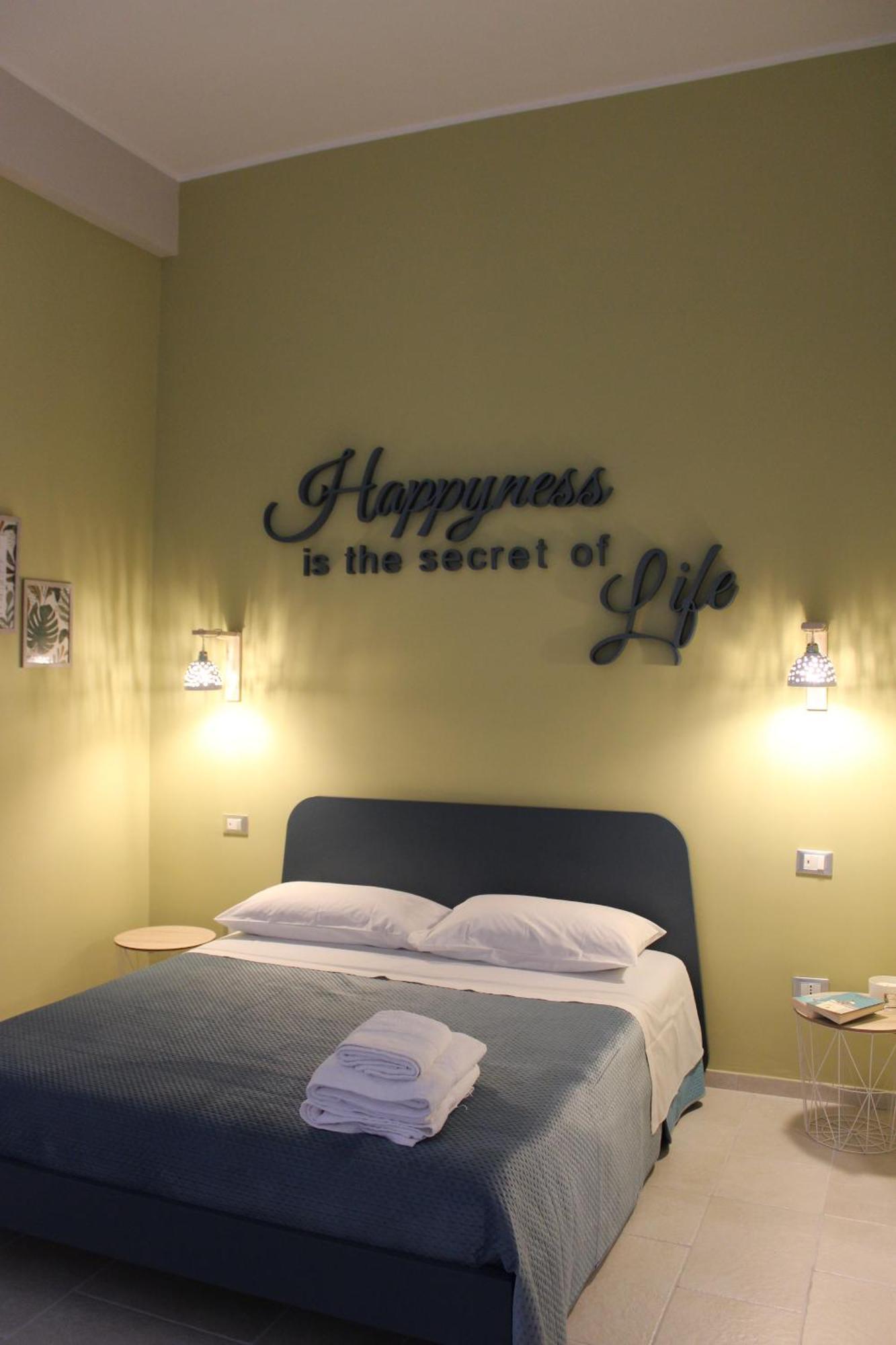 Апартаменты Happynesshouse_Locazione Turistica Трани Экстерьер фото